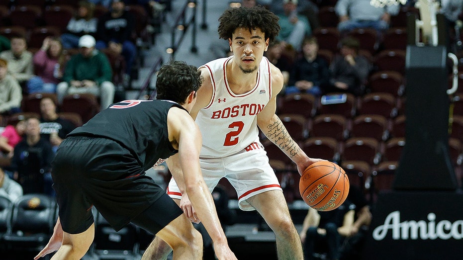 boston’s-season-stays-alive-with-dramatic-buzzer-beater-to-advance-to-conference-title-game