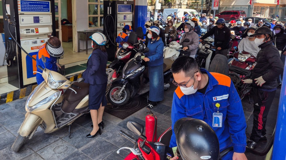 vietnam-urges-work-from-home-amid-fuel-supply,-price-crunch-in-mideast