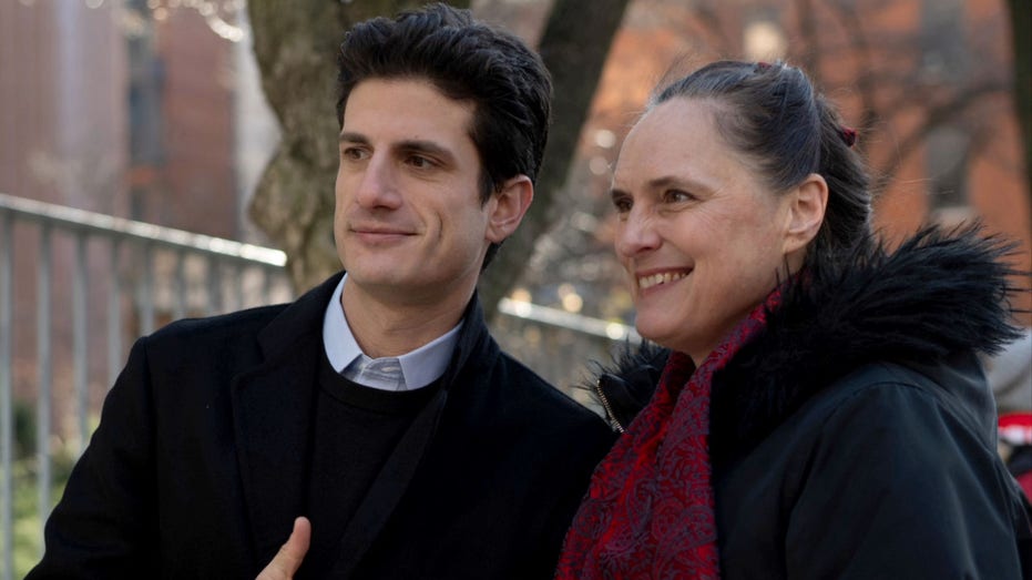 from-camelot-to-‘outsider’:-jfk’s-grandson-shakes-up-nyc-house-race-taking-aim-at-gatekeeping-dem-‘machine’