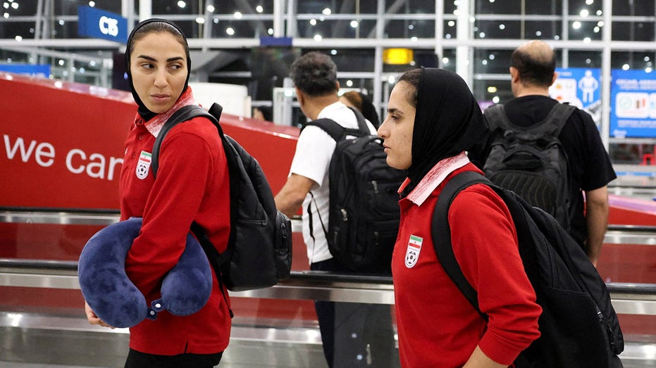 ex-iranian-women’s-soccer-star-empathizes-with-national-team,-breaks-down-sharing-story-of-father’s-death