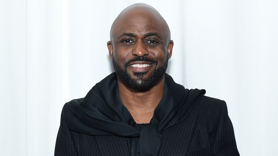 actor-wayne-brady-slaps-aew-wrestler-during-match-at-revolution
