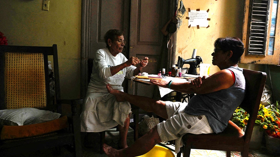 cuba’s-entire-electrical-grid-collapses,-leaving-whole-island-without-power