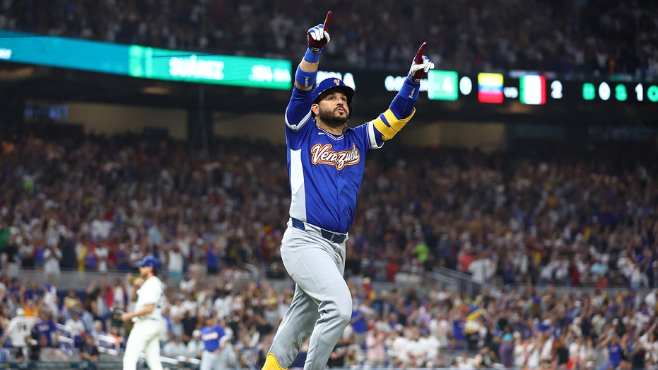 venezuela-comes-from-behind-to-beat-italy,-earn-wbc-final-spot-vs-team-usa
