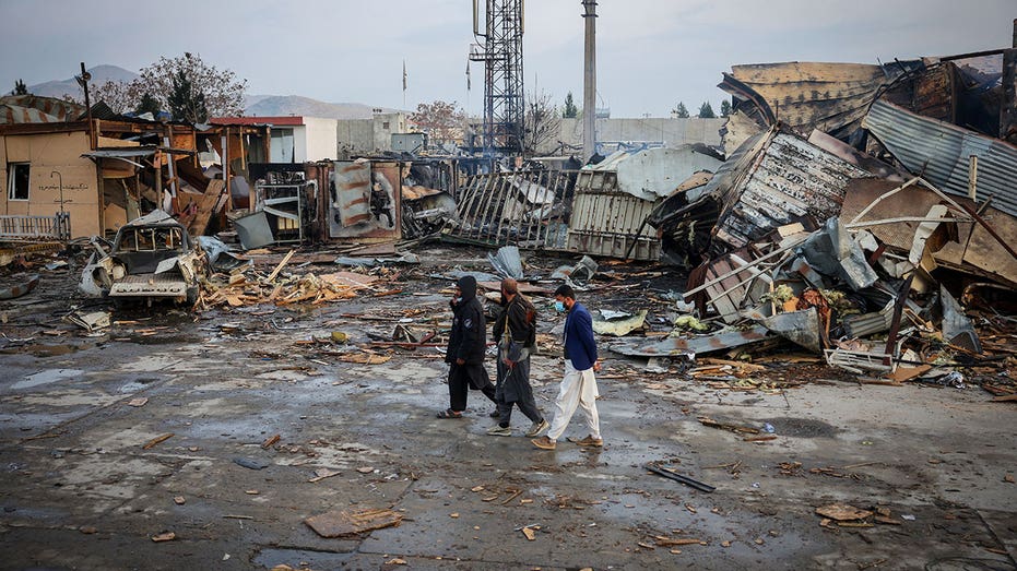 afghanistan-accuses-pakistan-of-killing-hundreds-in-kabul-hospital-strike