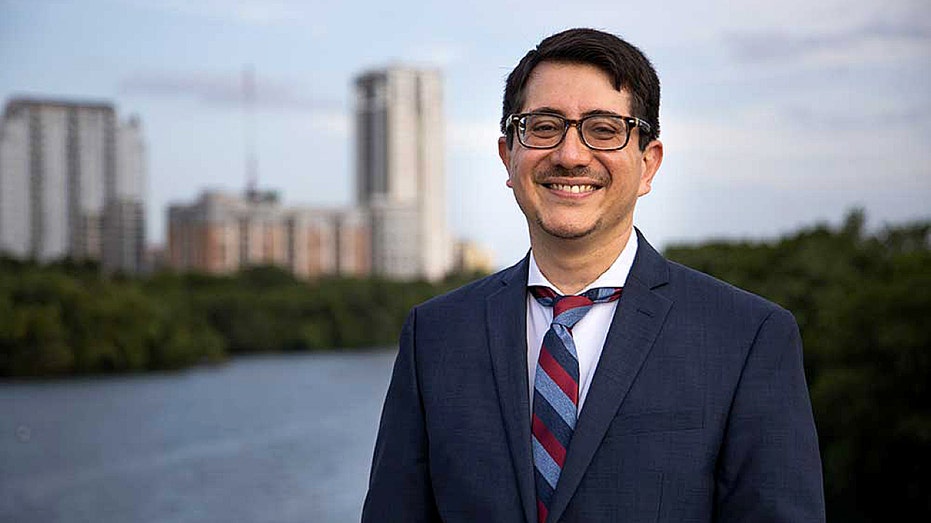 soros-backed-austin-da-faces-resignation-calls-over-alleged-‘secret-meetings’-in-case-against-cop