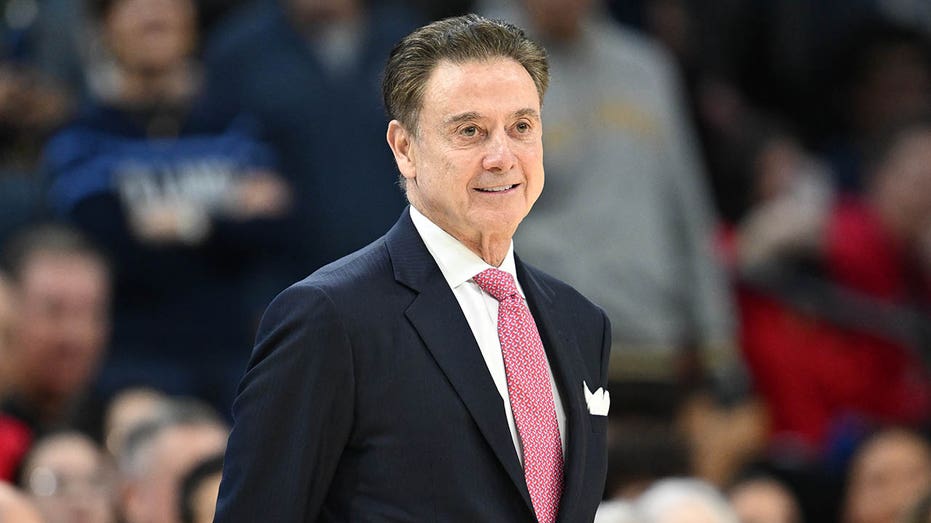 rick-pitino-joins-‘thank-you,-nypd’-campaign-before-st-john’s’-march-madness-opener