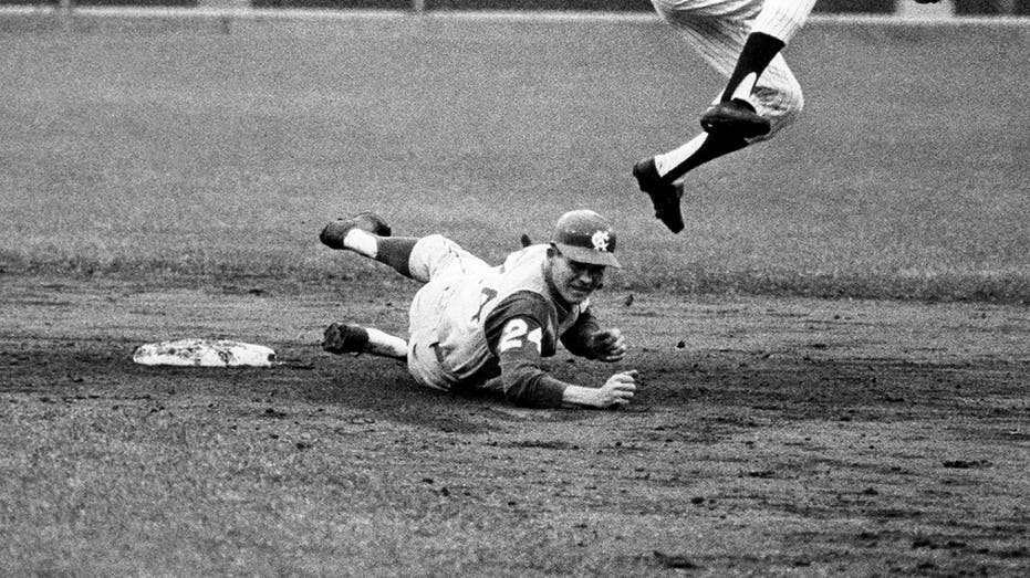 former-mlb-outfielder-larry-stahl,-best-known-for-spoiling-a-perfect-game,-dead-at-84