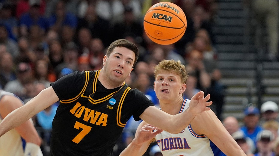 iowa-hits-clutch-3-pointer-in-closing-seconds-to-stun-florida
