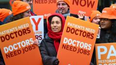 doctors-announce-six-day-strike-in-england-as-talks-break-down
