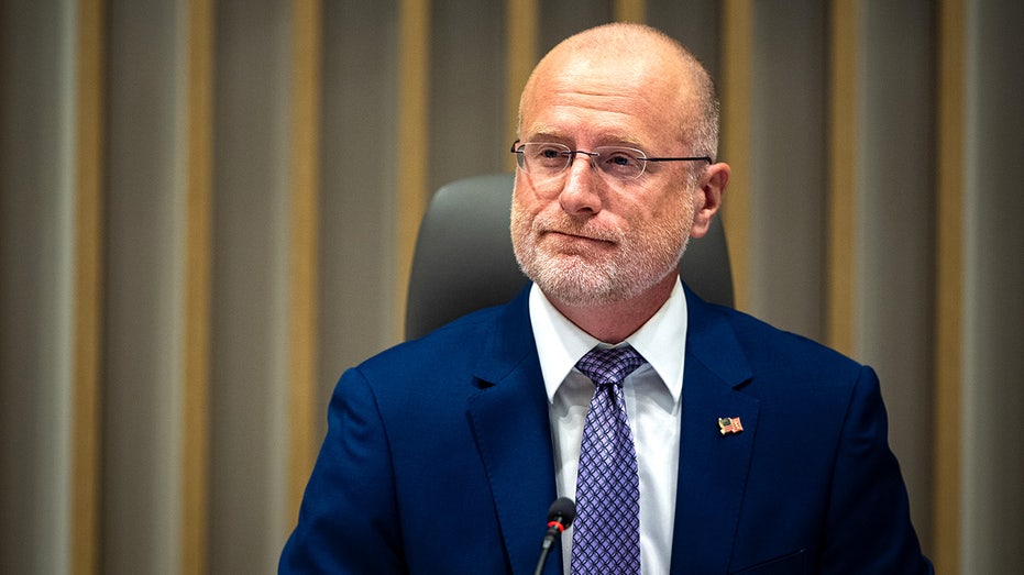 fcc-chairman-questions-nfl’s-antitrust-protection-as-league-shifts-to-streaming-services