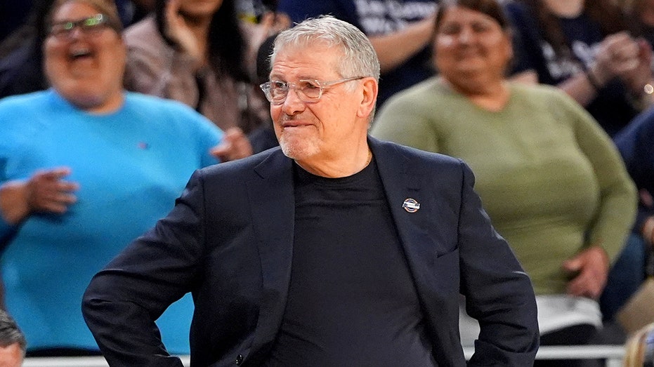 uconn’s-geno-auriemma-unloads-on-ncaa-over-tournament-format:-‘i-just-don’t-understand’