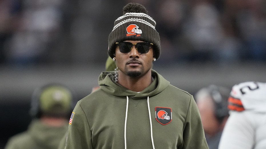 browns-owner-gives-optimistic-outlook-for-injury-riddled-deshaun-watson