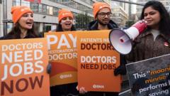 starmer-gives-doctors-48-hours-to-cancel-strike-or-lose-new-jobs-package