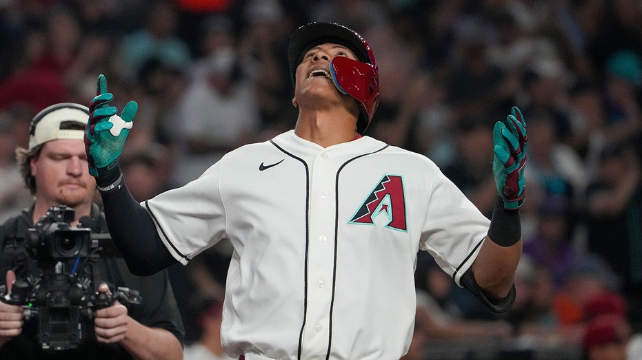 diamondbacks-rookie-enters-rare-company-with-2-homers-in-debut