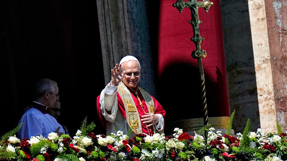 pope-leo-xiv-invokes-pope-francis’-final-words-in-easter-plea-against-growing-‘indifference’-to-war