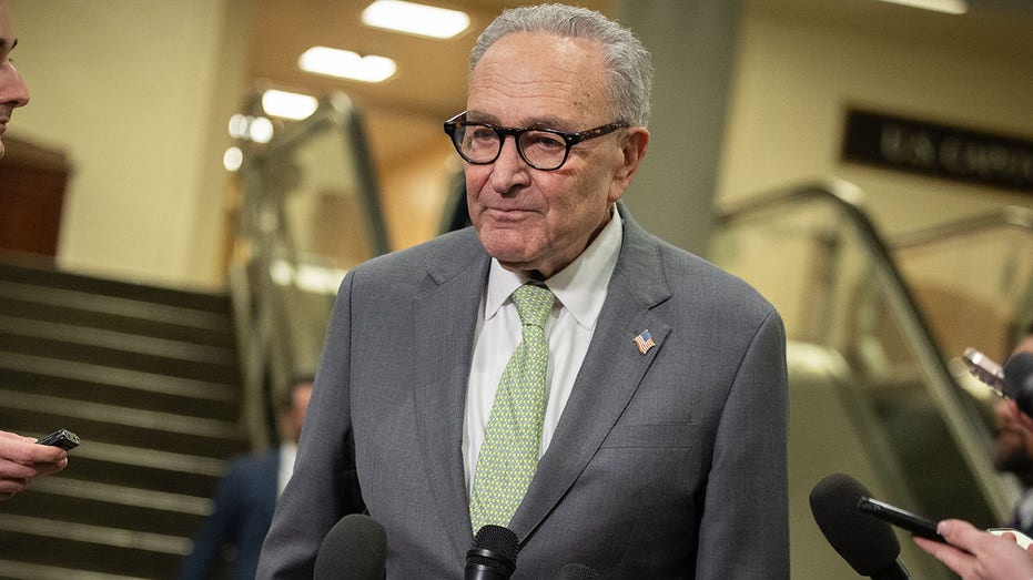 schumer-blasts-trump’s-iran-war-as-failure,-moves-to-rein-in-his-war-powers-amid-ceasefire