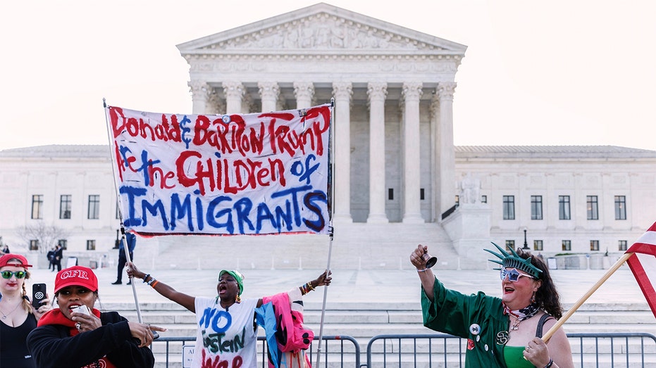 trump’s-birthright-citizenship-crusade-draws-backing-from-cohort-of-prominent-legal-scholars