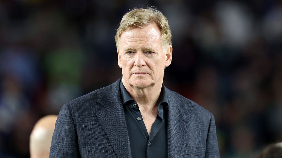 roger-goodell-dismisses-49ers-coach’s-concerns-about-playing-in-australia,-says-it’s-part-of-long-term-plan