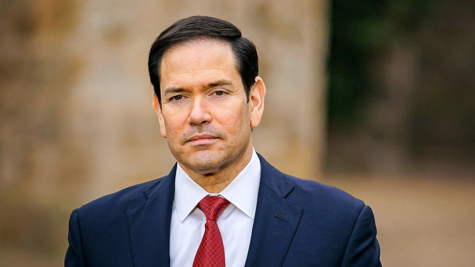 ice-detains-relatives-of-1979-iran-hostage-crisis-figure-after-rubio-revokes-their-legal-status